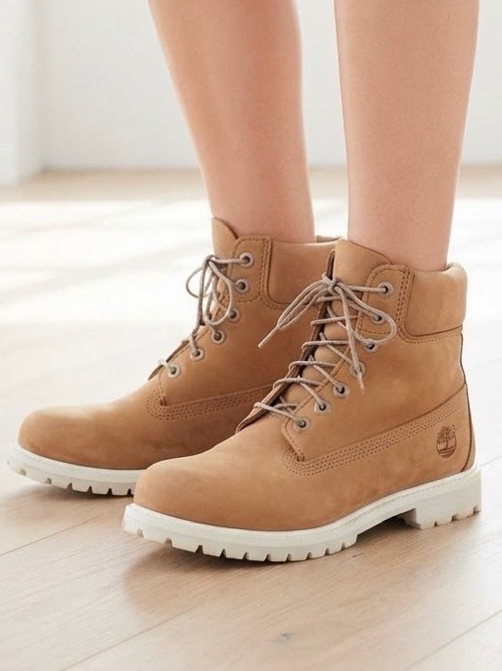 Timberland 6-Inch Premium Waterproof Boots Wheat Nubuck Winter Shoes Size 9.5 M